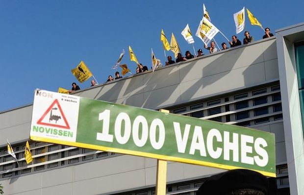 1000 vaches : soutien à la Confédération paysanne