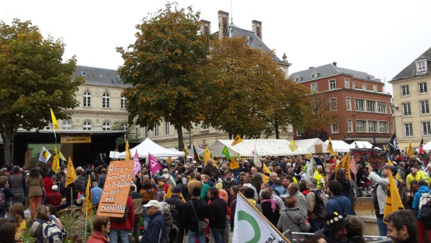 Devant le palais de justice d'Amiens, mardi 28 octobre