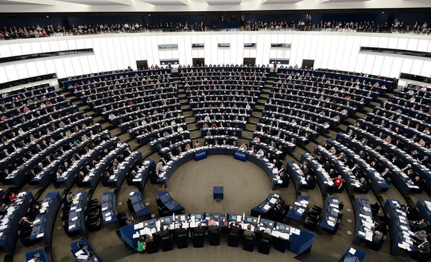 Commission Juncker : un vote en demi-teinte