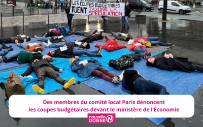 Des membres du comité local Nouvelle Donne Paris dénoncent les coupes budgétaires devant le ministère de l’Économie